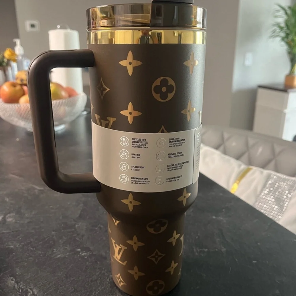 Stanley Chocolate Brown Gold Luxury 40 OZ Tumbler Cup - Picture 3 of 5
